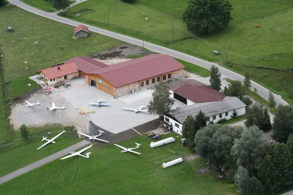 Hallenbau von 2004 bis 2006