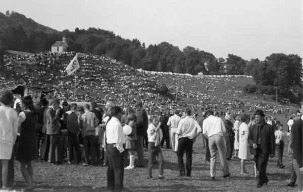 12.000 Besucher am ersten Großflugtag