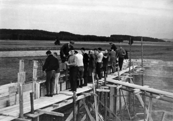 Die erste Halle in Paterzell